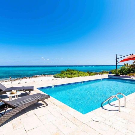 Thatch Hill - Renovated Beach House With Pool, Short Walk To The Rum Point Club Driftwood Village ภายนอก รูปภาพ