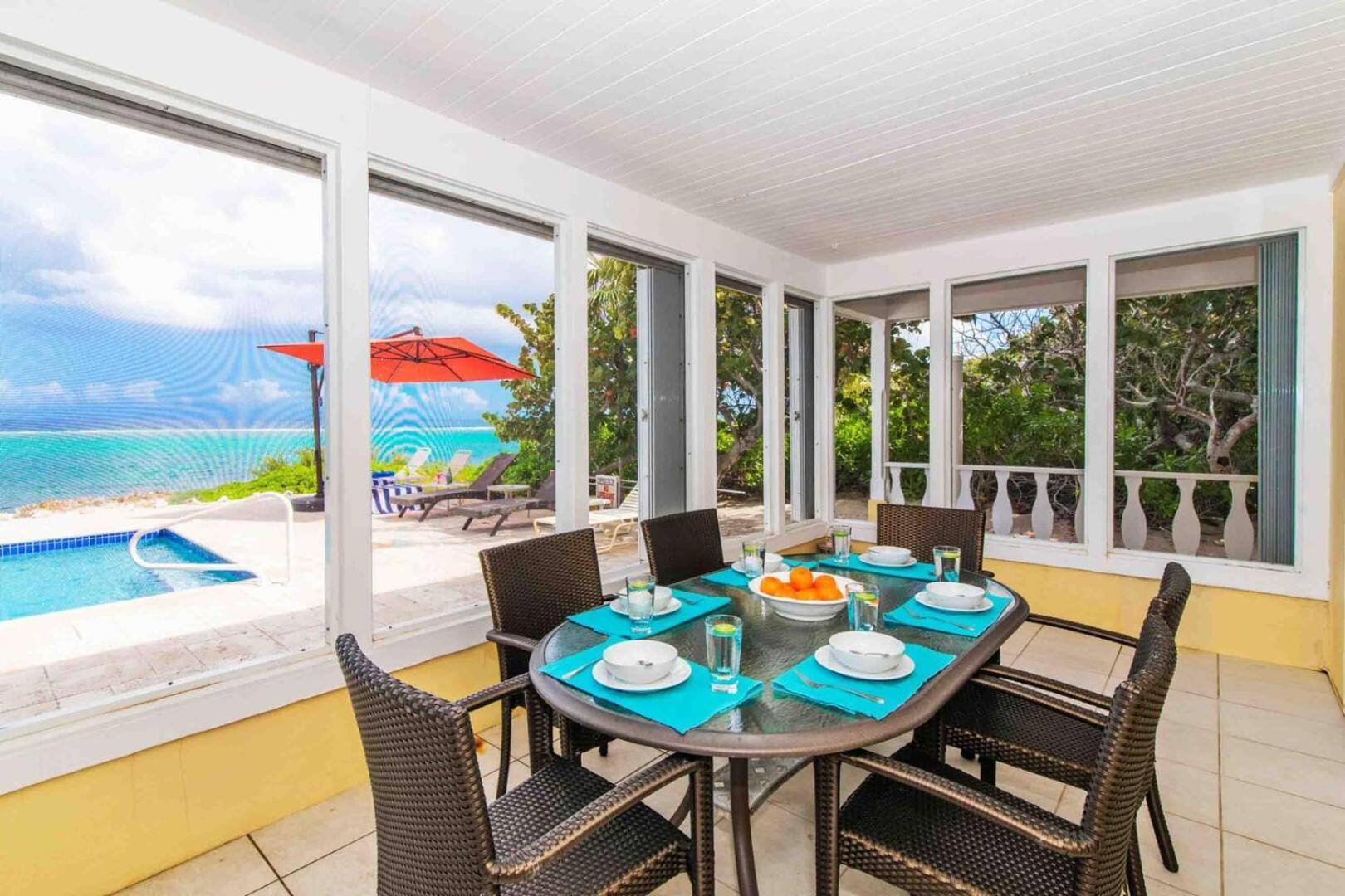 Thatch Hill - Renovated Beach House With Pool, Short Walk To The Rum Point Club Driftwood Village ภายนอก รูปภาพ