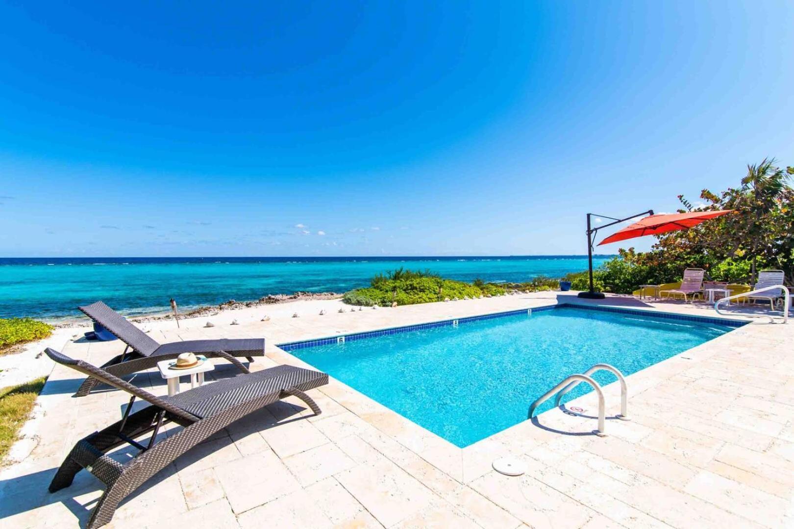 Thatch Hill - Renovated Beach House With Pool, Short Walk To The Rum Point Club Driftwood Village ภายนอก รูปภาพ