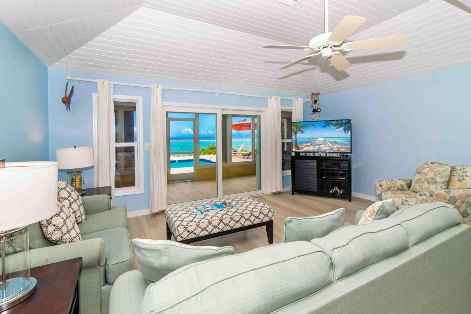 Thatch Hill - Renovated Beach House With Pool, Short Walk To The Rum Point Club Driftwood Village ภายนอก รูปภาพ
